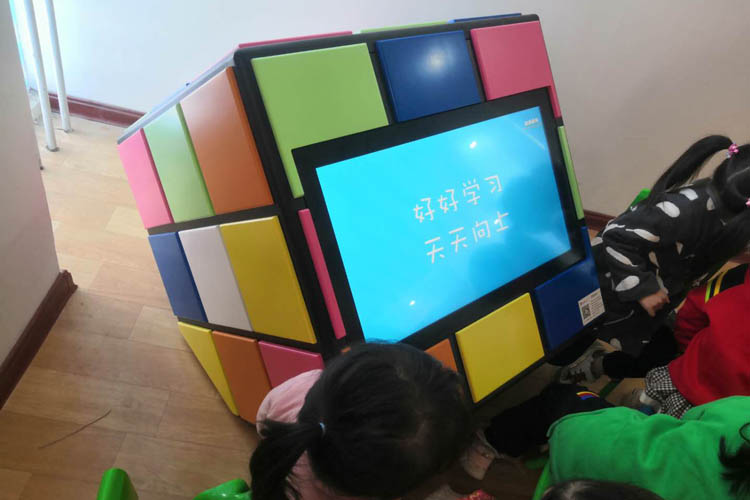 個性化教學(xué)一體機(jī)安裝
